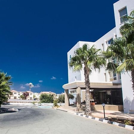 Polycarpia Hotel Pernera ภายนอก รูปภาพ