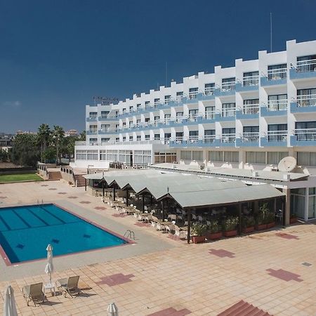 Polycarpia Hotel Pernera ภายนอก รูปภาพ