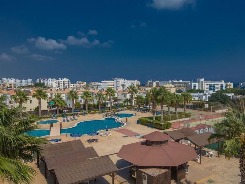 Polycarpia Hotel Pernera ภายนอก รูปภาพ
