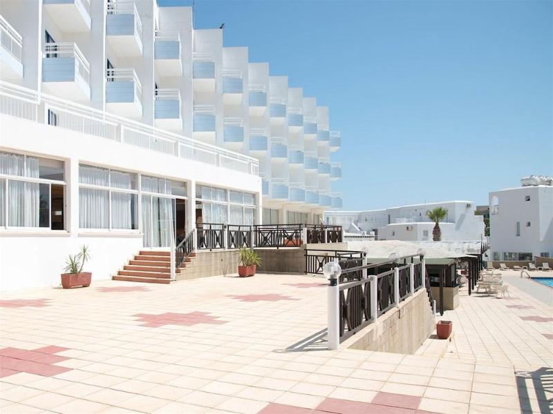 Polycarpia Hotel Pernera ภายนอก รูปภาพ