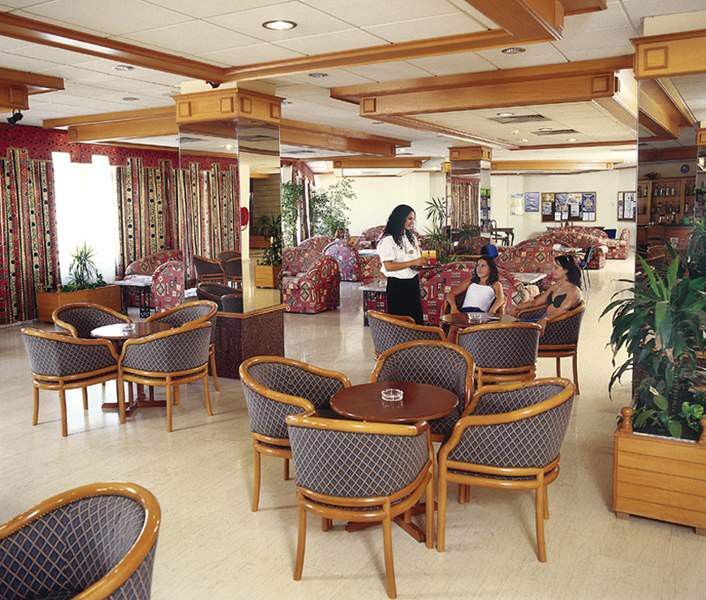 Polycarpia Hotel Pernera ภายนอก รูปภาพ