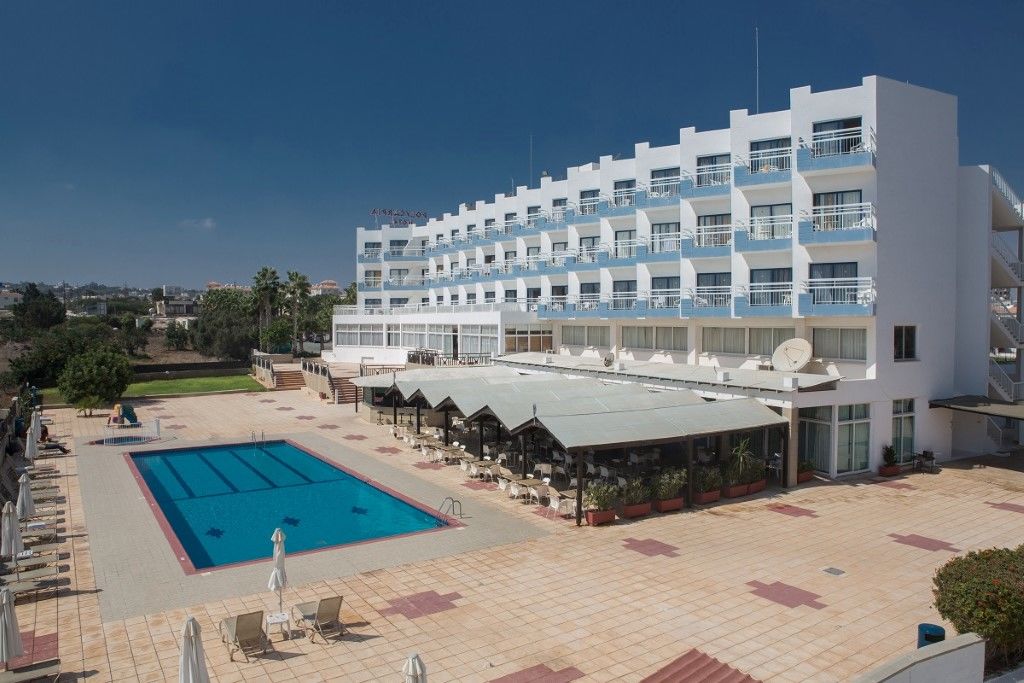 Polycarpia Hotel Pernera ภายนอก รูปภาพ